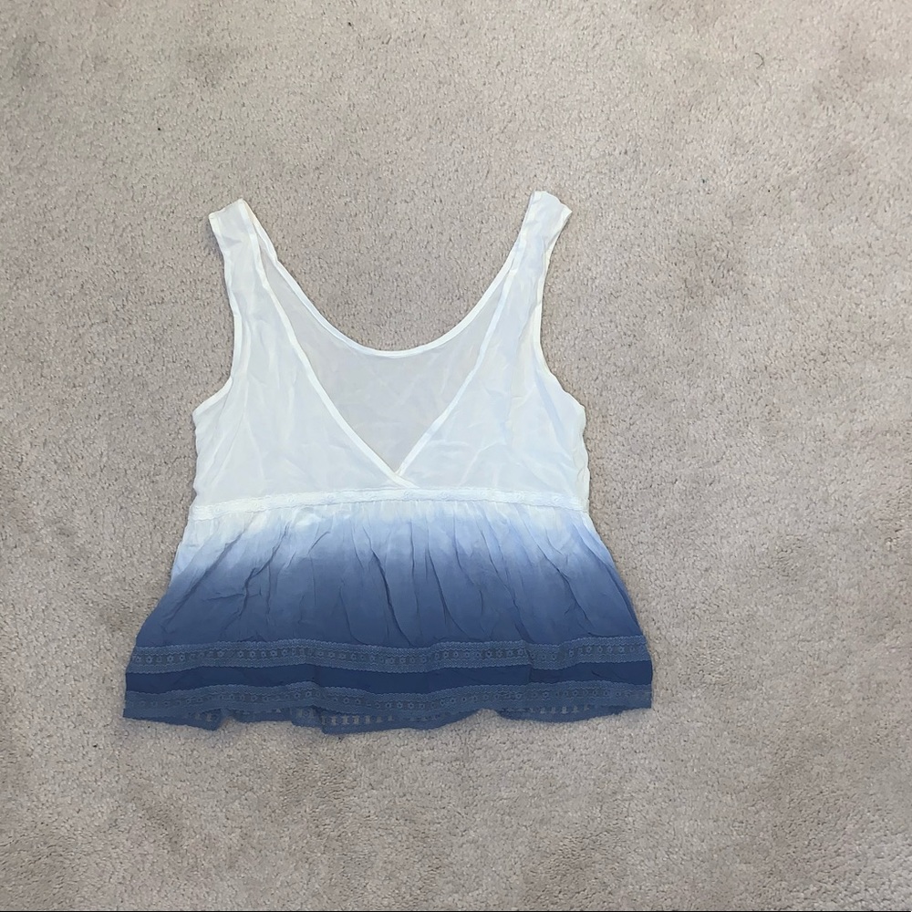 Cropped flared gradient v-neck shirt